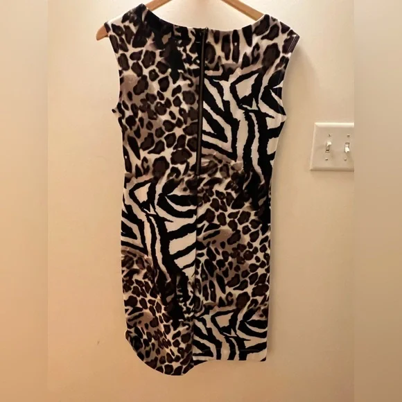 Dressbarn Animal Print Mini Dress, sleeveless, Women’s Size 10 - Picture 2 of 5